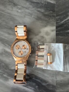 Women’s Rose Gold and Cream Metal Chronograph Watch